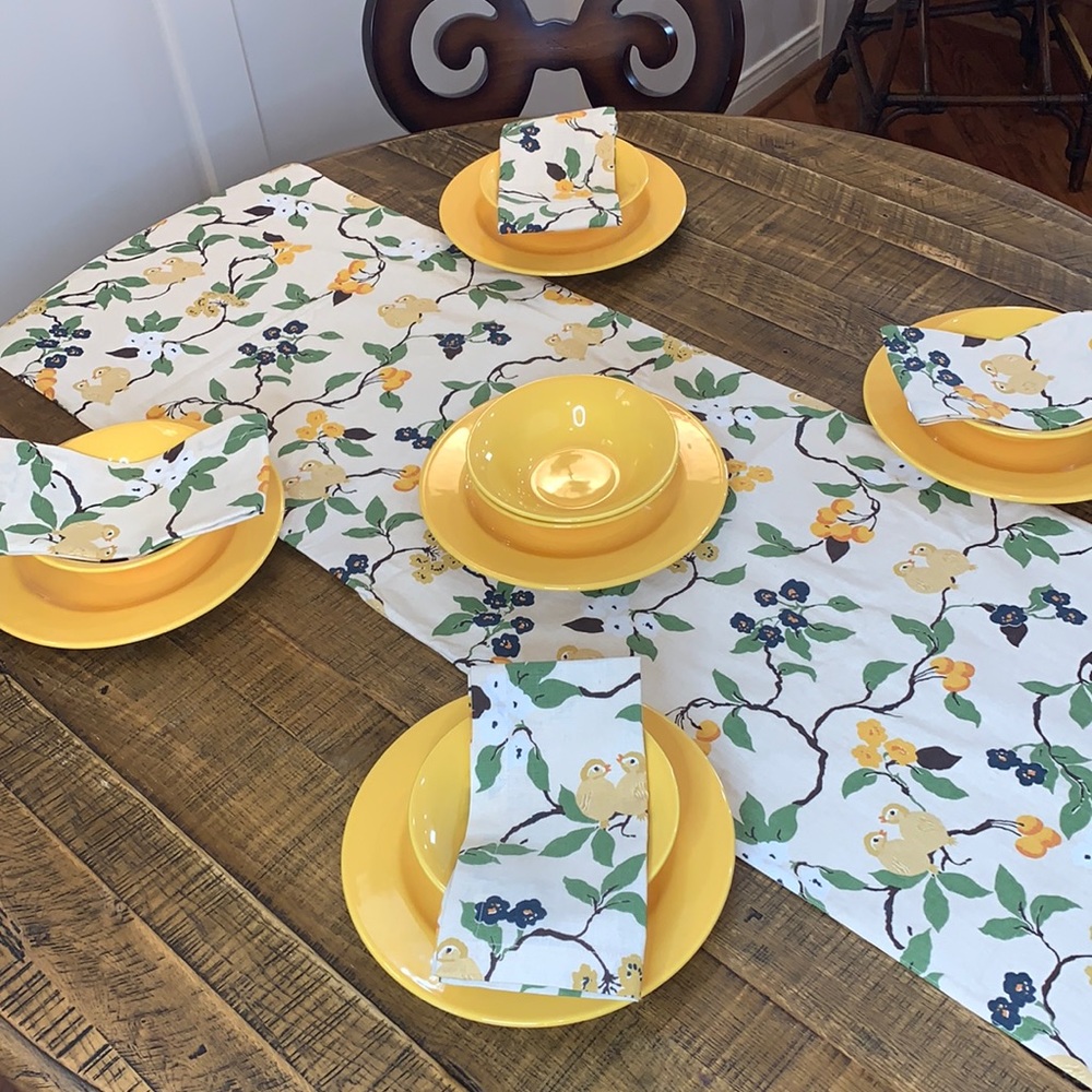 VISTA ALEGRE Portugal, RARE “Sunshine Yellow” dinner plates and bowls